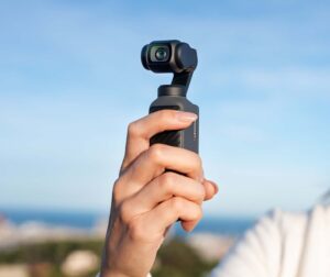 Nhờ cảm biến lớn kết hợp khẩu độ sáng f/2.0, DJI Osmo Pocket 4 tạo ra hiệu ứng tách nền đẹp mắt, bokeh mịn màng và chiều sâu hình ảnh ấn tượng, gần với các máy ảnh lớn hơn nhiều