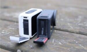 So sánh Osmo Action 6 vs GoPro Hero 13 về pin cho thấy DJI vượt trội rõ rệt,