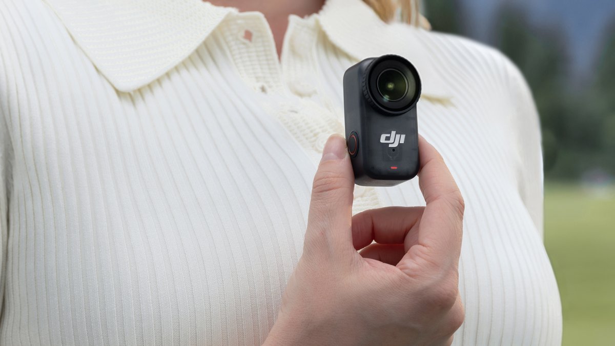 DJI Osmo Nano gắn trên áo bằng kẹp từ tính để quay vlog rảnh tay